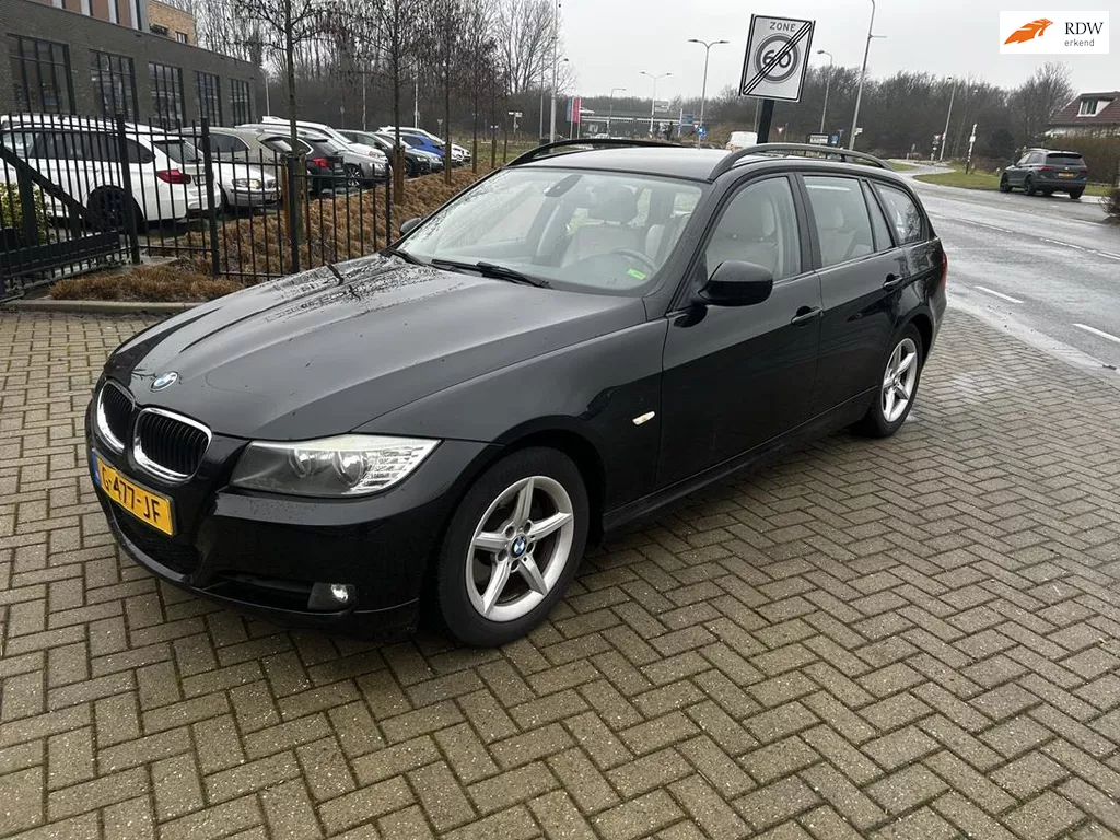 BMW 3-serie Touring 318i 2009! CLIMATRONIC! LEDER! FACELIFT!Zeer nette auto!