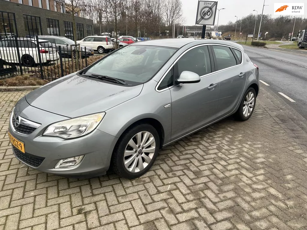 Opel Astra 1.4 Turbo Cosmo 2011! NAVIGATIE! Nette Auto!