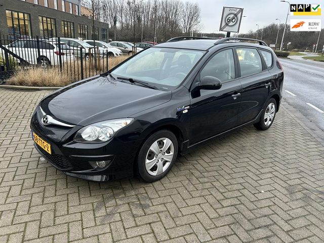 Hyundai i30 CW 1.4i i-Drive Cool 2012! AIRCO! NWE APK! Mooie auto!